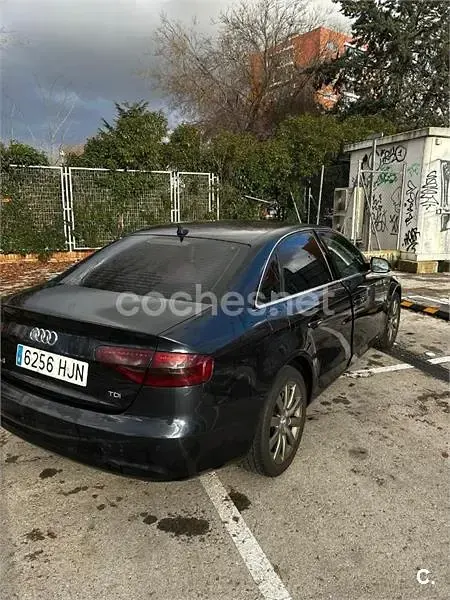 Usado Audi A4 177 CV (130 kW) 2012 Azul Berlina