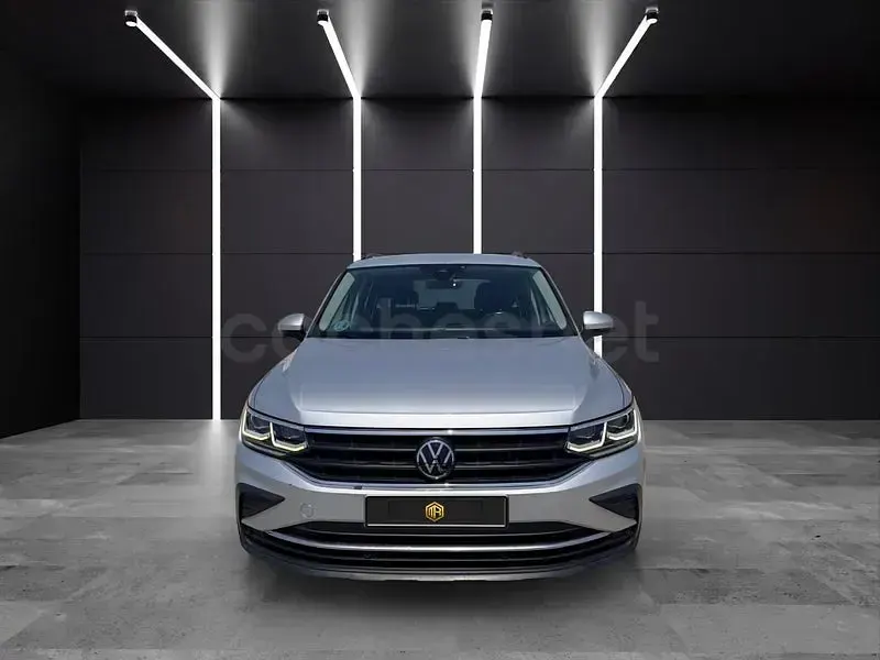Usado VW Tiguan Life 150 CV (110 kW) 2022 Gris / plata SUV