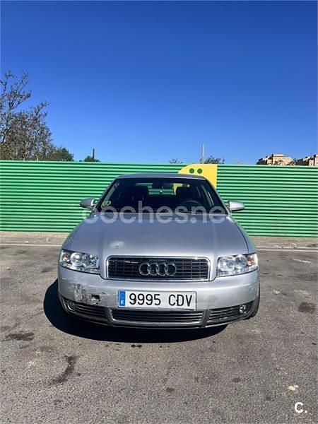 Usado Audi A4 170 CV (125 kW) 2003 Gris / plata Berlina