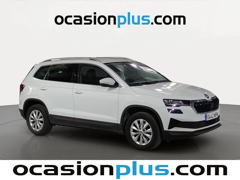 Usado Skoda Karoq Selection 115 CV (84 kW) 2024 Blanco SUV