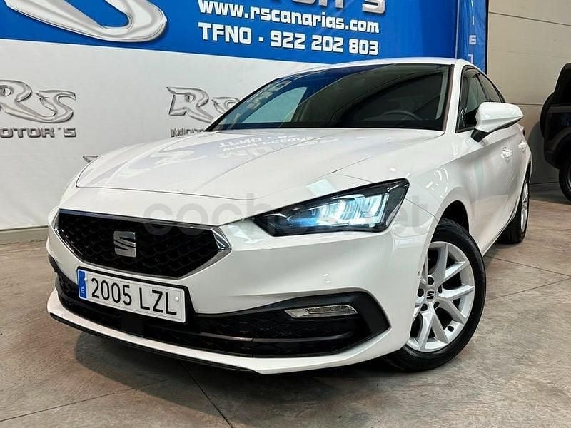 Używany Seat Leon Style 110 KM (80 kW) 2022 Biały Sedan/Limuzyna