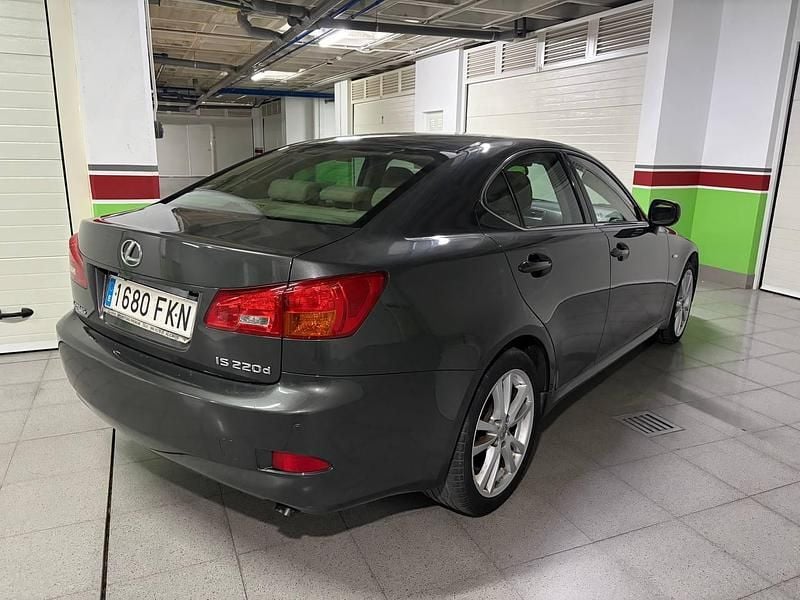 Usado Lexus IS220d President Line 177 CV (130 kW) 2007 Gris Berlina