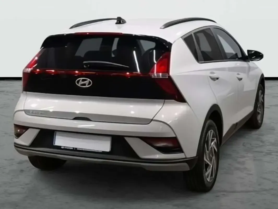 Usado Hyundai Bayon 101 CV (74 kW) 2025 Gris SUV