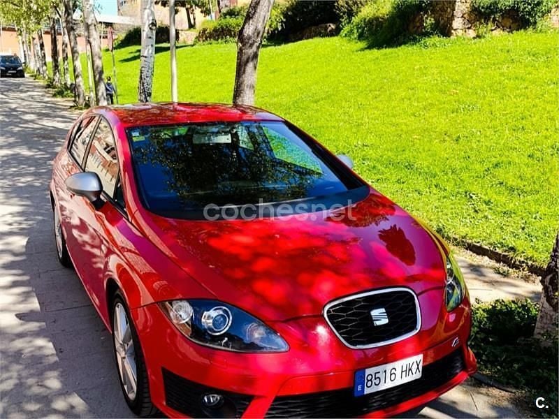 Käytetty Seat Leon FR 125 HP (91 kW) 2012 Punainen Sedan