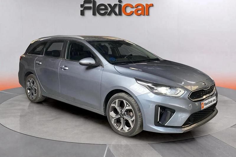 Gris Usado 2022 Kia Ceed Familiar | 16.490 € (Precio justo) - Imagen 1/4