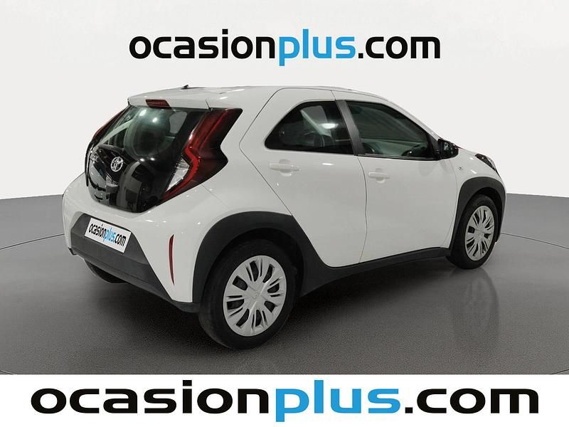 Usado Toyota Aygo X Play 72 CV (52 kW) 2023 Blanco SUV