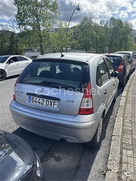 Usado Citroën C3 70 HP (51 kW) 2006 Cinzento Sedan