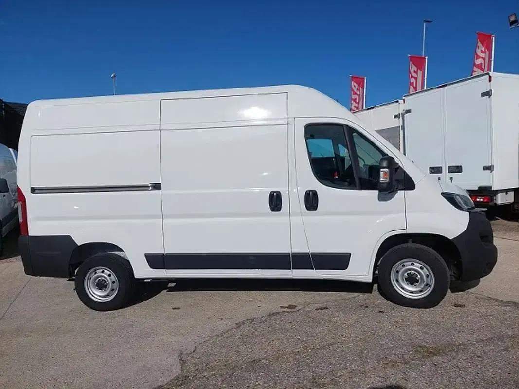 Usado Fiat Ducato 140 CV (102 kW) 2023 Blanco Van