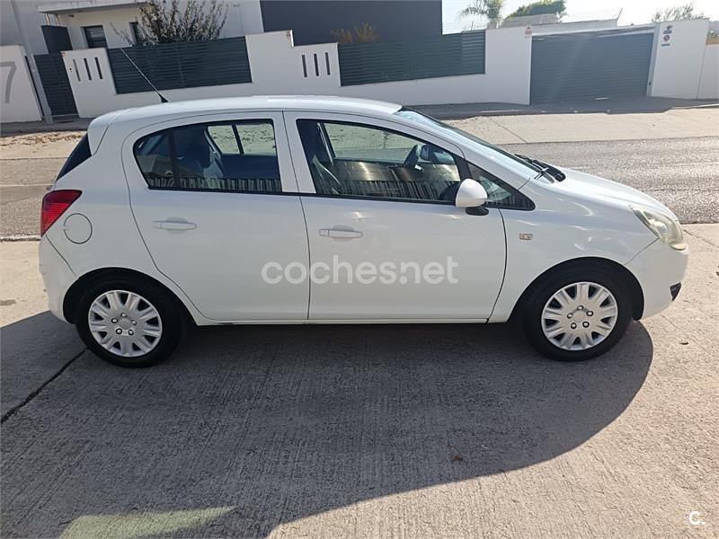 Usado Opel Corsa Essentia 75 HP (55 kW) 2010 Branco Citadino