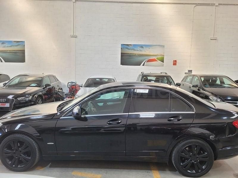 Usado Mercedes C220 Avantgarde 170 CV (125 kW) 2007 Negro Berlina