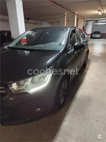 Usado Citroën C4 Live 99 CV (72 kW) 2017 Negro Berlina