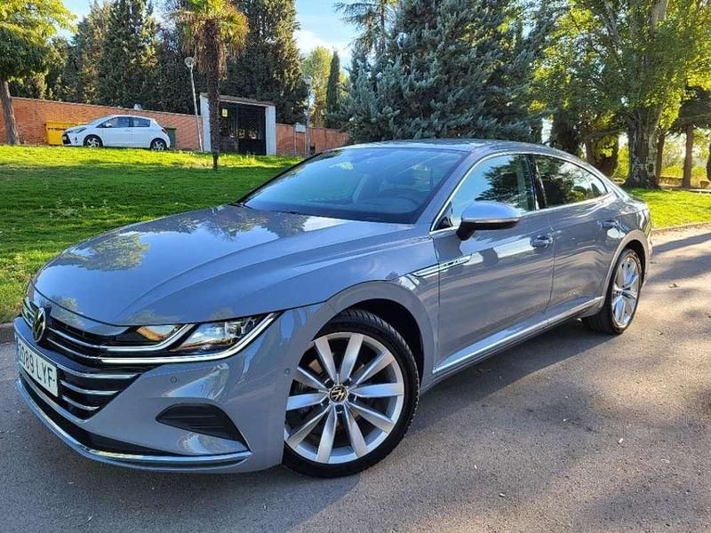 Usado VW Arteon Elegance 150 CV (110 kW) 2022 Gris Coupe