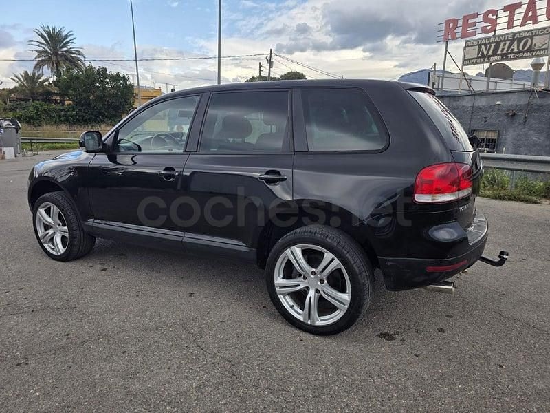 Usado VW Touareg 225 CV (165 kW) 2006 Negro SUV