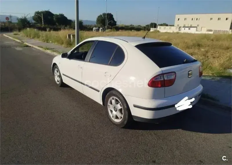 Usado Seat Leon 105 CV (77 kW) 2002 Blanco Utilitario