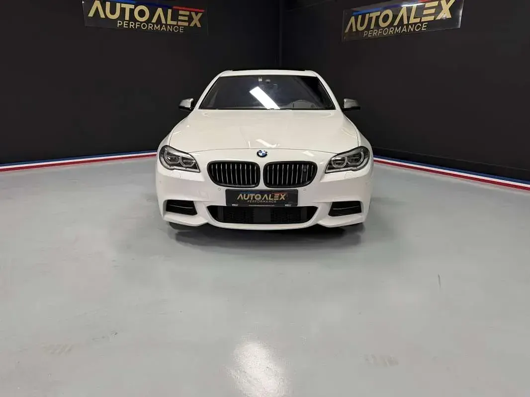 Usado BMW M550 381 CV (280 kW) 2013 Blanco Berlina
