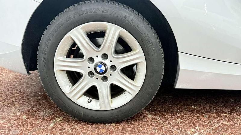 Usado BMW 114 102 CV (75 kW) 2014 Gris Utilitario