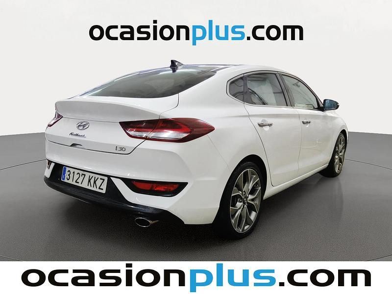 Usado Hyundai i30 Style 140 CV (102 kW) 2018 Blanco