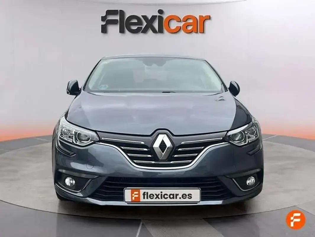 Usado Renault Mégane Zen 132 CV (97 kW) 2018 Gris Berlina