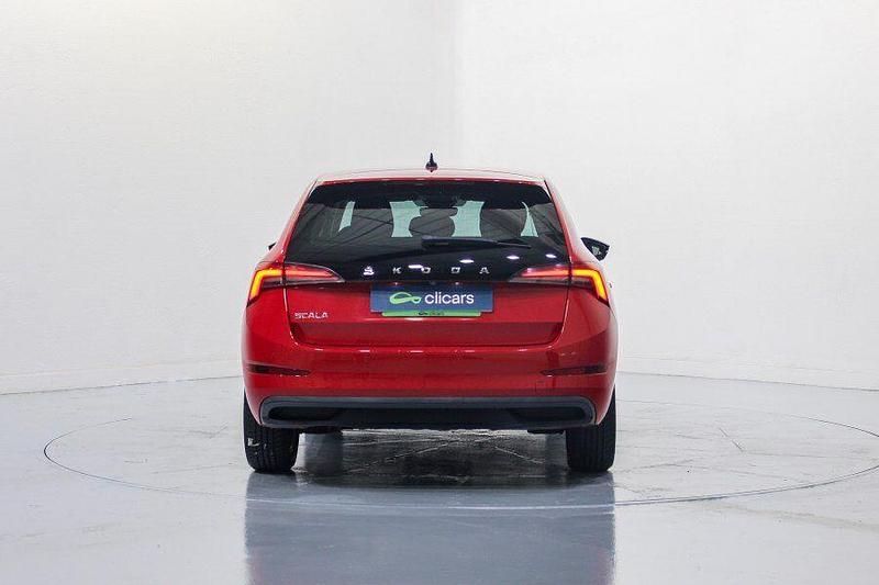 Usado Skoda Scala Ambition 115 CV (84 kW) 2019 Rojo Utilitario