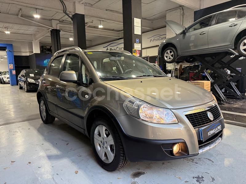 Usado Fiat Sedici Emotion 107 CV (78 kW) 2007 Beige SUV