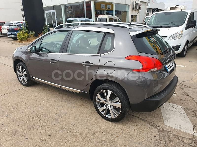 Usado Peugeot 2008 Allure 100 CV (73 kW) 2016 Gris / plata SUV