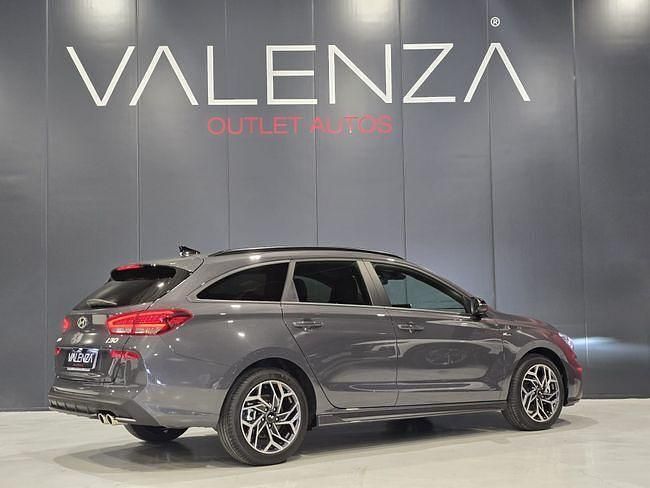 Usado Hyundai i30 N Line 100 CV (73 kW) 2024 Gris Familiar