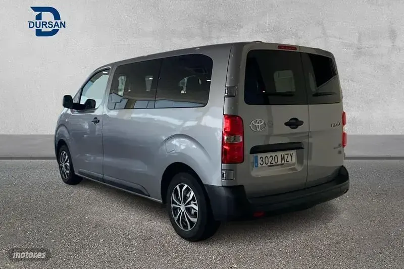 Usado Toyota Proace Verso 100 kW (136 CV) 2025 Gris Familiar