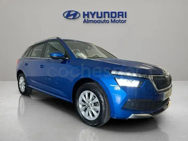 Usado Skoda Kamiq 110 CV (80 kW) 2022 Azul SUV