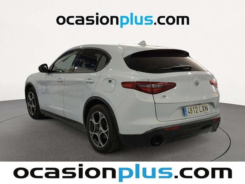 Usado Alfa Romeo Stelvio Sprint 190 CV (139 kW) 2022 Blanco SUV