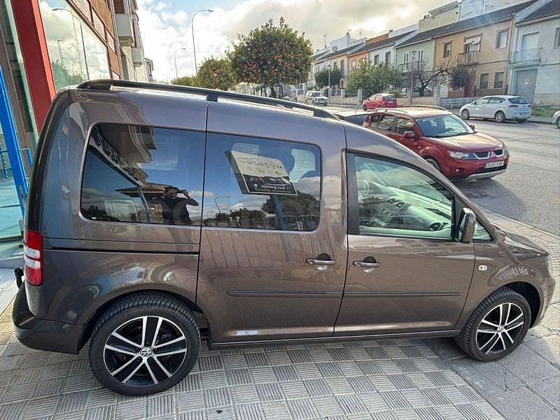 Usado VW Caddy Comfortline 102 CV (75 kW) 2014 Marrón Monovolumen