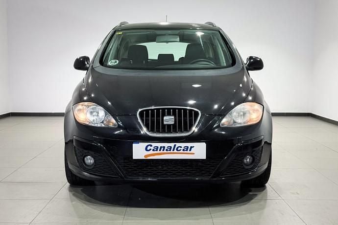 Usado Seat Altea XL Reference 105 CV (77 kW) 2013 Negro Monovolumen