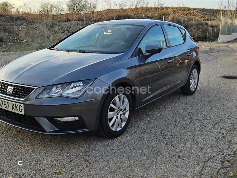 Gris / plata Usado 2018 Seat Leon Reference Berlina | 10.400 € (Super precio) - Imagen 1/4