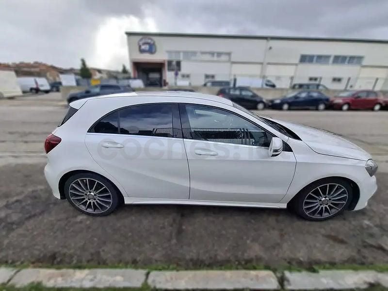 Usado Mercedes A200 AMG line 136 CV (100 kW) 2016 Blanco Berlina