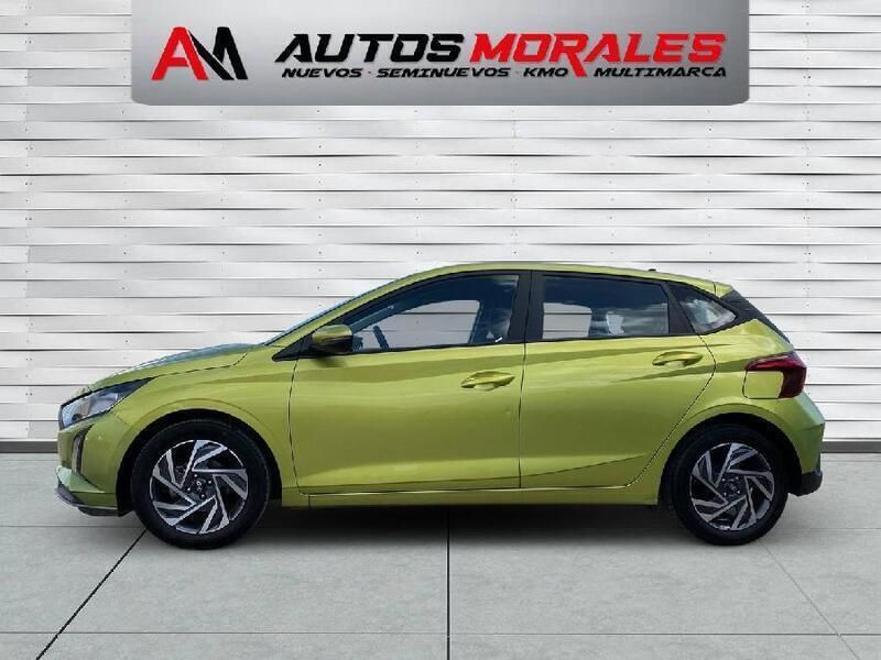 Usado Hyundai i20 100 CV (73 kW) 2023 Amarillo Berlina