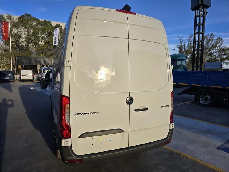 Nuevo Mercedes Sprinter 150 CV (110 kW) 2025 Blanco Van