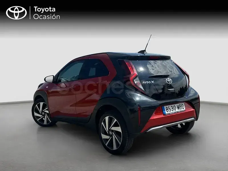 Usado Toyota Aygo X Edition 72 CV (52 kW) 2022 Rojo SUV