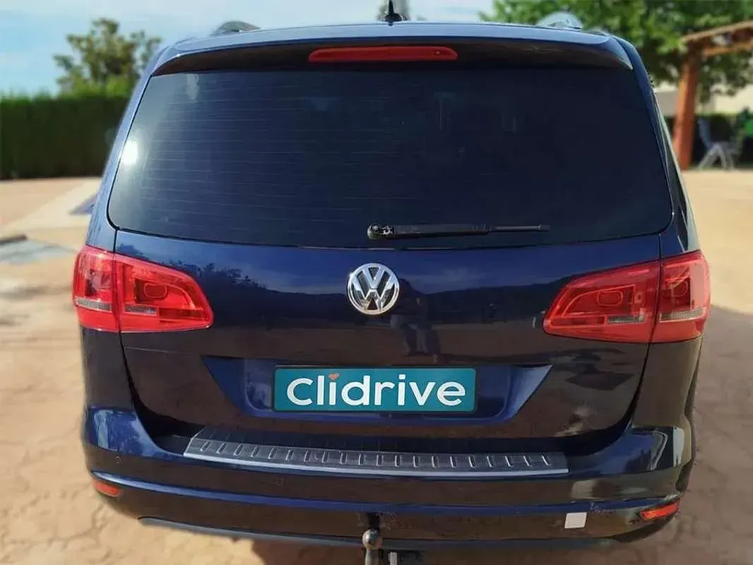 Usado VW Sharan Advance 140 CV (102 kW) 2015 Azul Monovolumen