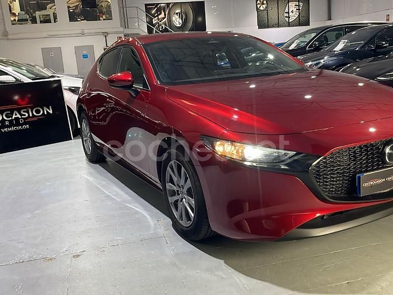 Granate Usado 2025 Mazda 3 Center-Line Berlina | 24.990 € - Imagen 1/4