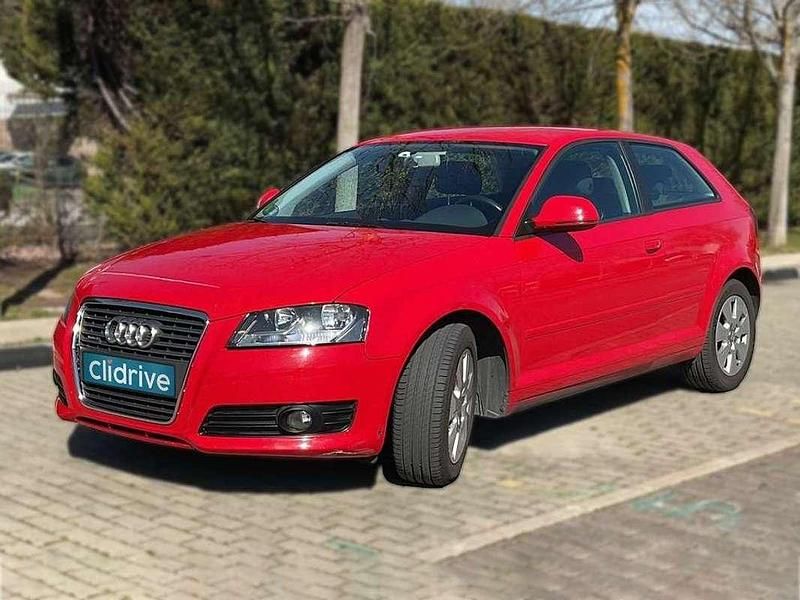 Usado Audi A3 Attraction 125 CV (91 kW) 2009 Rojo Utilitario