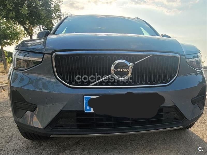 Usado Volvo XC40 Core 163 CV (119 kW) 2022 Gris / plata SUV