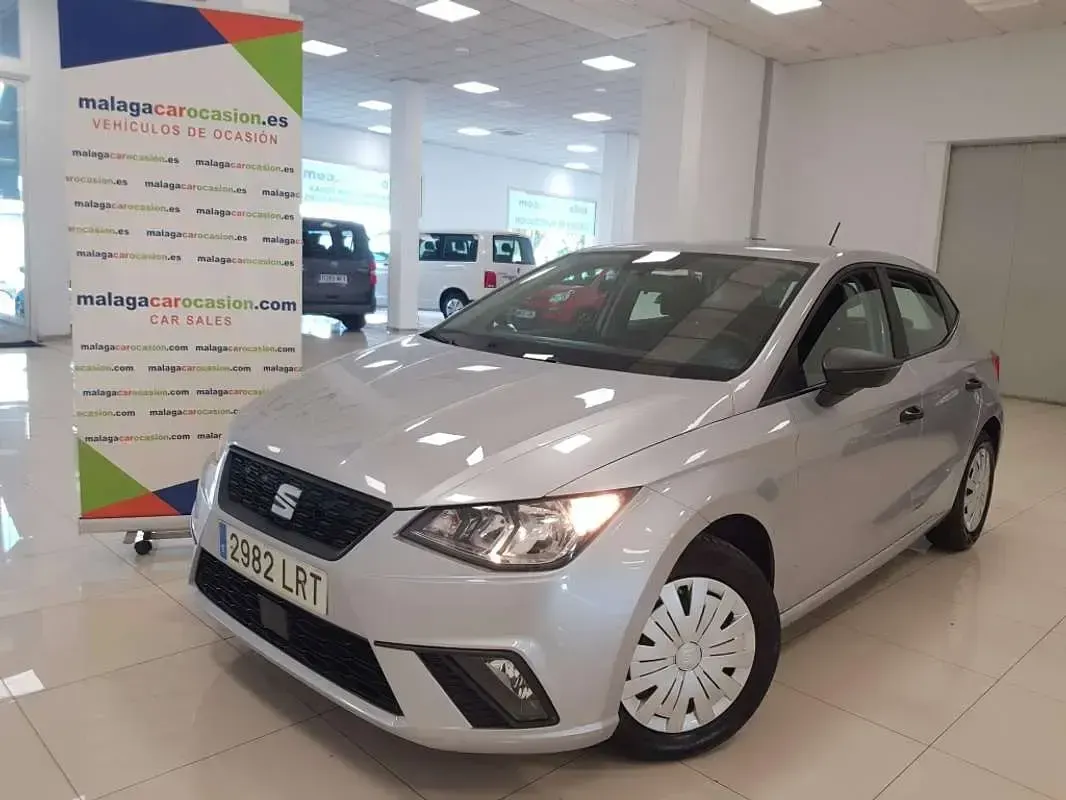 Usado Seat Ibiza Reference 80 CV (58 kW) 2021 Plateado Utilitario