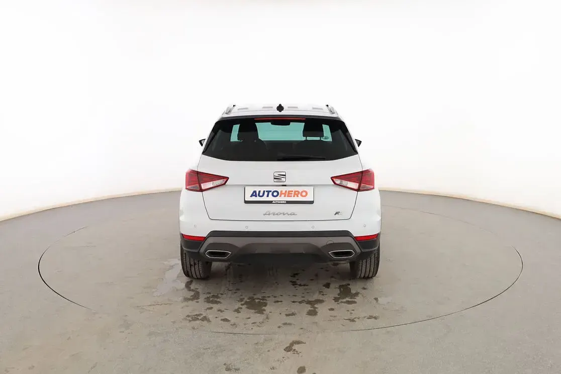 Usado Seat Arona FR 115 CV (84 kW) 2024 Blanco SUV