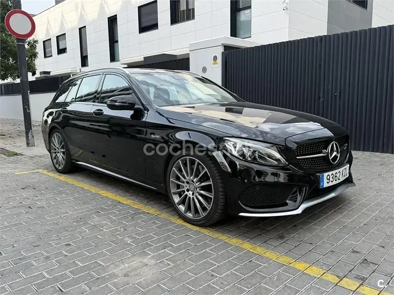Usado Mercedes C43 AMG 367 CV (269 kW) 2017 Negro Familiar