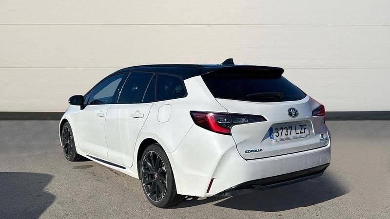 Usado Toyota Corolla Sport 180 CV (132 kW) 2022 Blanco Familiar