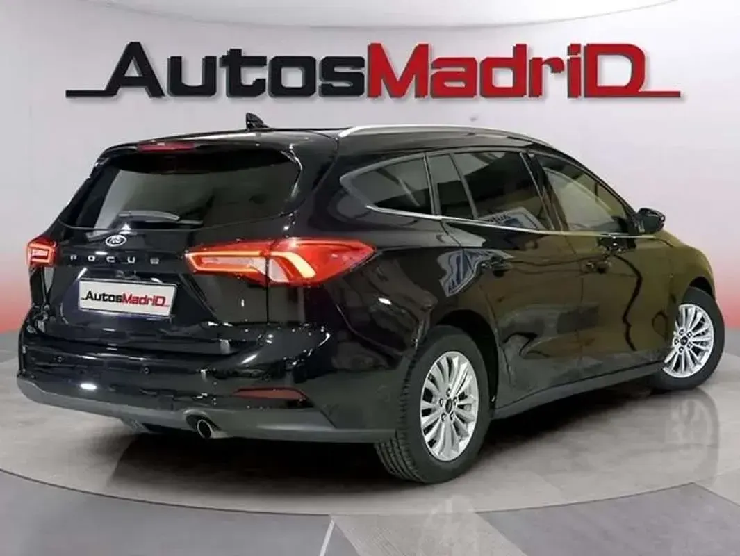 Usado Ford Focus Titanium 120 CV (88 kW) 2021 Negro Utilitario