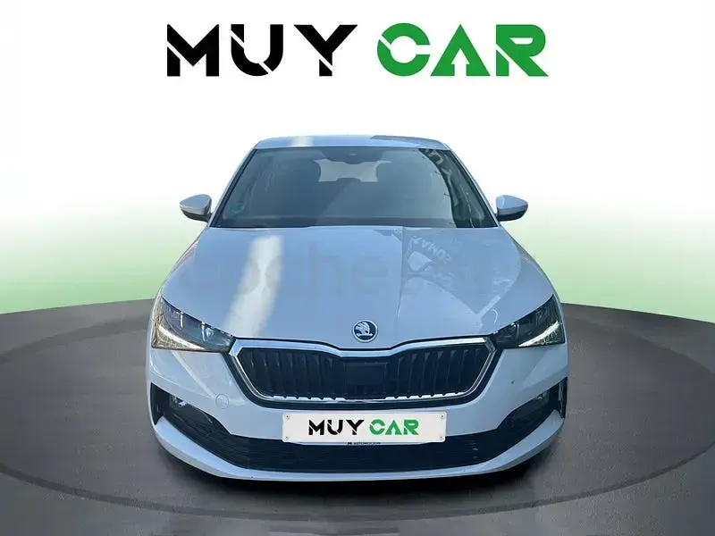 Usado Skoda Scala Ambition 110 CV (80 kW) 2022 Blanco Utilitario
