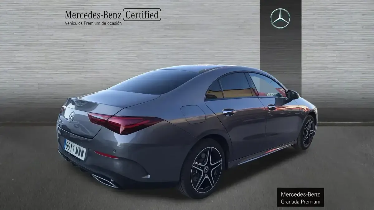 Usado Mercedes CLA250e AMG line 218 CV (160 kW) 2024 Gris montaña Coupe