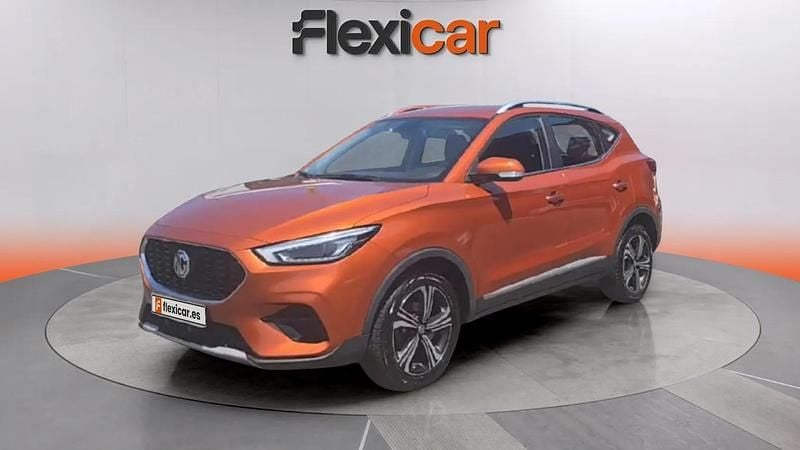 Usado MG ZS Comfort 106 CV (77 kW) 2022 Naranja Berlina