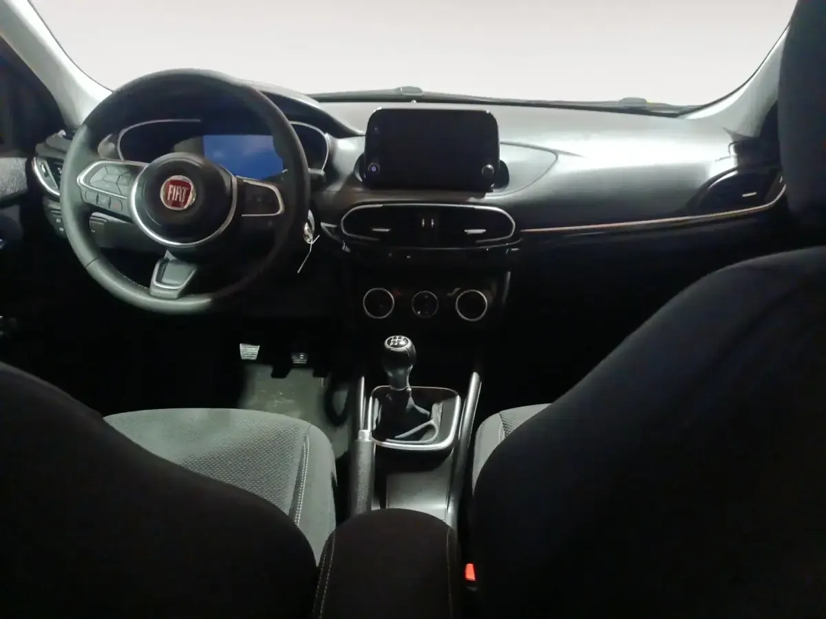 Usado Fiat Tipo Life 100 CV (73 kW) 2021 Azul
