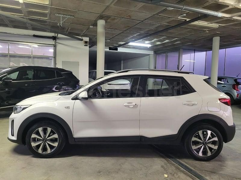 Usado Kia Stonic 100 CV (73 kW) 2022 Blanco SUV